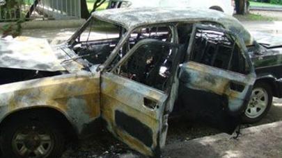 Beyləqanda minik avtomobili yanıb